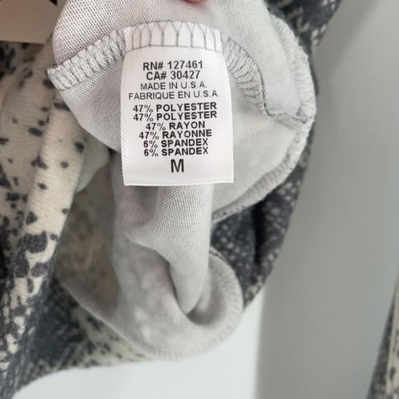 WILDFOX Python Stripe Daphne V-Neck long sleeve top - Picture 10 of 13